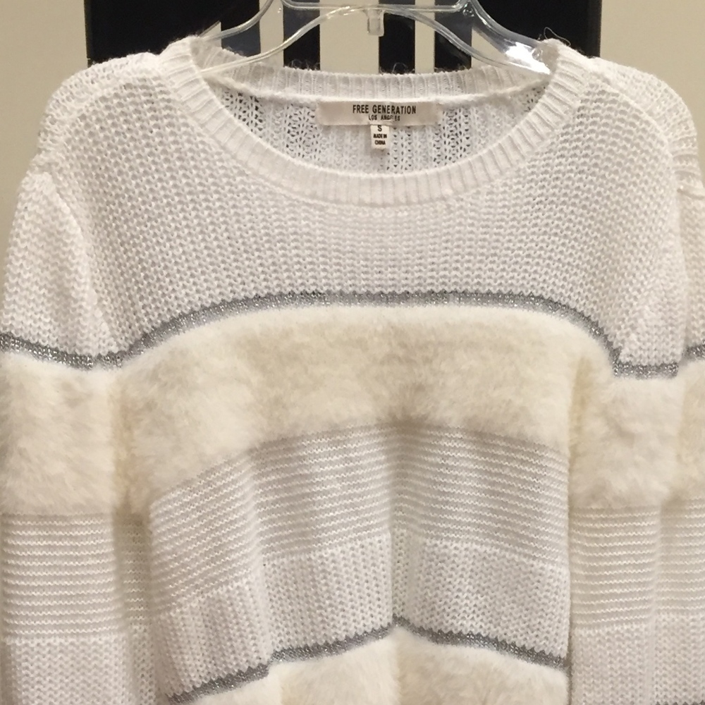 Cozy Sweater by FREE GENERATION